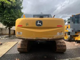John Deere 210G 2023 — leilão em Uberlândia (foto 5)