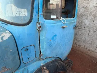 CABINE PARA CAMINHÃO MERCEDES-BENZ 1113 COR AZUL ID #3847816/AZ — leilão em Tupaciguara/MG (foto 7)