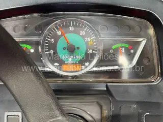 Trator Yanmar Solis 26 compacto/cafeeiro 4x4 Ano 2019 com apenas 1083 horas — leilão em Artur Nogueira/SP (foto 12)