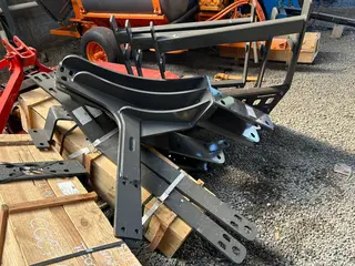 Conjunto de concha dianteira novo para trator John Deere — leilão em Artur Nogueira/SP (foto 10)