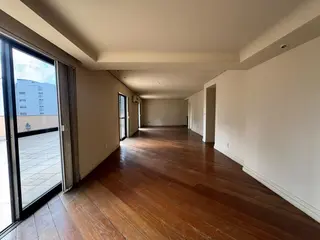 Triplex 418 m² | Desocupado |Juiz de Fora/MG| Cond. Portobello | 4 Vagas, Suítes e Lazer Completo. Raro no Bairro! Ideal p/ Moradia ou Investimento — leilão em Juiz de Fora/MG (foto 9)