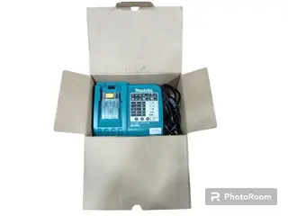 04 PEÇAS CARREGADOR DE BATERIA 18V MAKITA DC18RA — leilão em São Caetano do Sul (foto 3)