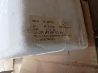 VÁLVULA, CHAVE DE PARTIDA, INVERSOR, CONTROLADOR, FONTE E OUTROS (Ref.: CONTAINER 01) — leilão em Pouso Alegre/MG (foto 3)