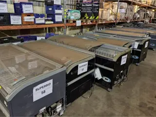 ILHA EXPOSITORA REFRIGERADA HORIZONTAL - 2,50M — leilão em Sertãozinho
