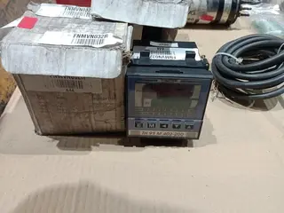 MANGUEIRAS HIDRÁULICAS, ANÉIS DE VEDAÇÃO, CONTROLADORES, ROLAMENTO AGULHADO E OUTROS (APROX. 99 PÇ) (Ref.: DA) — leilão em Taubaté - SP/SP (foto 11)