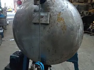 Tanque em aço inox, 270 litros — leilão em Santo André/SP (foto 3)