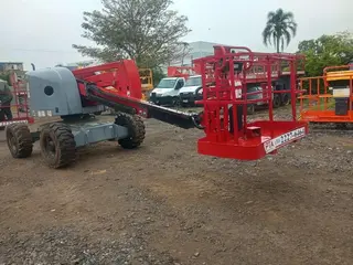 PLATAFORMA ELEVATÓRIA ARTICULADA Á DIESEL HAULOTTE HA16X 4x4, ANO: 2011, CAP: 15,45 Metros, SÉRIE: AD122043 (Ref: DBK / 272) — leilão em Arujá/SP (foto 11)