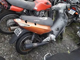 HONDA BIZ 125KS, 06/06, GASOLINA, SUCATA APROVEITÁVEL. — leilão em Carapicuíba/SP