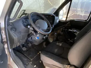 CAMINHÃO IVECO DAILY 70C16HDCS 155CV ANO: 2011/2011 - FREIO A AR -,TRANSPORTE DE PRESOS - CHASSI DE 6 METROS EXCELENTE PARA PRANCHA - ID: #3349242 — leilão em São José do Rio Preto/SP (foto 5)
