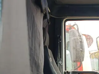 CAMINHÃO IVECO TECTOR 150E21 ANO 2015/2015 CARROCERIA FECHADA — leilão em Francisco Beltrão/PR (foto 3)