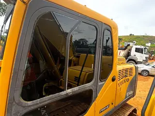 Escavadeira Volvo EC140BLC - 2013 — leilão em Muriaé/MG (foto 2)