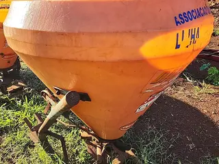 SUCATA DE SEMEADEIRA/ADUBADEIRA E CALCAREADEIRA CREMASCO DAC-600 SPEEDY — leilão em Capitão Leônidas Marques/PR (foto 15)