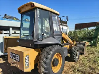 RETROESCAVADEIRA JCB 4X4 3 CL PLUS 2012 (Ref.: SX17648) — leilão em Pilar do Sul/SP (foto 7)