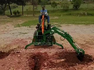 Braço Valetador fixo equipamento acoplável em trator Agrícola serviço Retroescavadeira Vicon BRF — leilão em Artur Nogueira/SP (foto 25)
