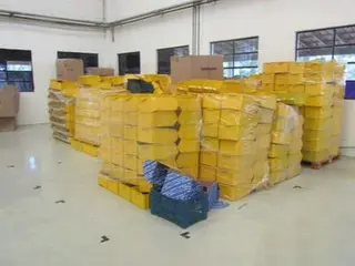 50 CAIXAS PLÁSTICAS AMARELAS BIN PARA ESTOQUE MEDINDO 20 X 13 X 12 CM (Ref.: 18873) — leilão em São Paulo (foto 7)