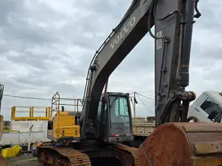 Volvo EC220D 2014 — leilão em Catanduva/SP (foto 4)
