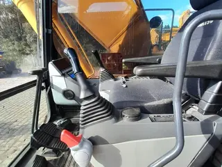 ESCAVADEIRA HIDRÁULICA KOMATSU PC240LC-8 ANO: 2019 — leilão em Farroupilha/RS (foto 52)