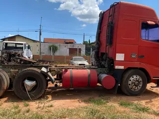 CAMINHÃO TRATOR VOLVO FH12 380 6X2 ANO 1998/1998 BAIXADO NO DETRAN ID: #3694306 — leilão em Barretos/SP (foto 4)
