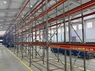 96 POSIÇÕES DE PORTA PALLETS COM 5,90 MTS DISTRIBUÍDO EM 13 MONTANTES COM 5,90 MTS DE ALTURA E 72 LONGARINAS COM 2,30 MTS, PERFAZENDO 12 MÓDULOS (Ref.: IDTB-EMBA) — leilão em São Paulo (foto 7)
