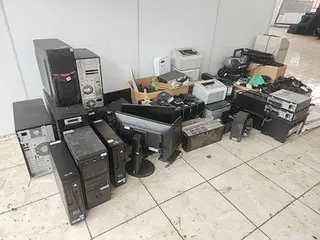 SUCATA DE EQUIPAMENTOS DE INFORMÁTICA E ELETRÔNICOS DIVERSOS — leilão em Iporã do Oeste/SC (foto 3)
