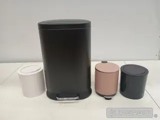 CAFETEIRA VINTAGE BEGE ARIETE, LIXEIRA FLICK 5 L HOME STYLE CINZA, LIXEIRA CYLINDER 7 L, JOGO PORTA COPOS E OUTROS (APROX. 60 UN) (Ref.: SB0033694) — leilão em Embu das Artes/SP (foto 3)
