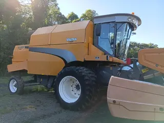 Colheitadeira Valtra BC 4500 - Ano 2011 — leilão em Ponta Grossa/PR