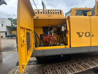 Volvo EC240BLC 2008 — leilão em Contagem/MG (foto 6)