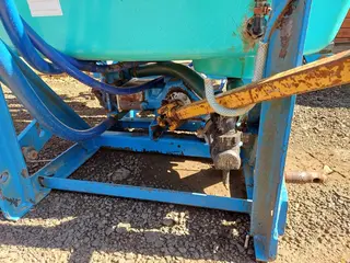 PULVERIZADOR MONTANA BERTHOUD 450 LITROS - USADO — leilão em Cunha Porã/SC (foto 4)