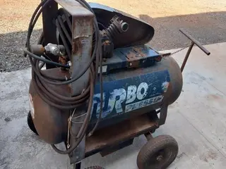COMPRESSOR DE AR TURBO PRESSURE, ANO: 2004, 175 LITROS, SÉRIE: 5227 (Ref.: T790) — leilão em Cambé/PR