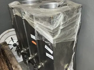 MÁQUINA DE CAFÉ RETANGULAR 2 CUBAS MONARCHA - CÓDIGO: 14750 - 149 — leilão em São Paulo