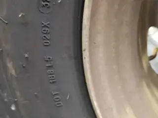 18 UNIDADES DE- PNEUS 325 RODA FERRO USADOS / MARCA: DIVERSOS TIPO II. (Ref.: DR391) — leilão em São Bernardo do Campo (foto 7)