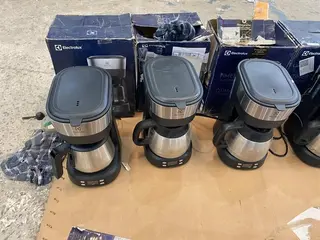 CAFETEIRA E CORTADOR PROCESSADOR ALIMENTOS SPOLU (72 PC) (Ref.: M1871/SL143) — leilão em São Paulo (foto 22)