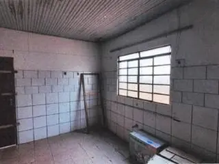 Casa com frente de tijolos medindo 153,60m² situada em Palmital/SP — leilão em Palmital/SP (foto 5)