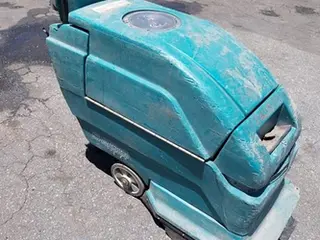 LAVADORA PARA PISOS, MARCA TENNANT, MODELO 5200 (Ref.: 19614) — leilão em São Paulo (foto 7)