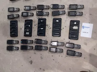 20 COLETORES DE DADOS INTERMEC, LINHA CK3, COM 5 BASES DE RECARGA E 20 BATERIAS — leilão (foto 2)
