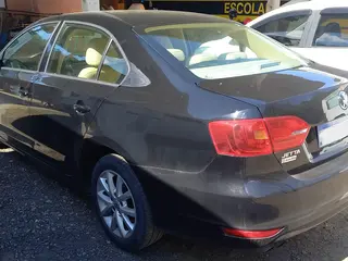 VOLKSWAGEN JETTA 2.0 ANO: 2013/2014 PLACA FINAL 2 (SC) — leilão em Ibirama/SC (foto 5)