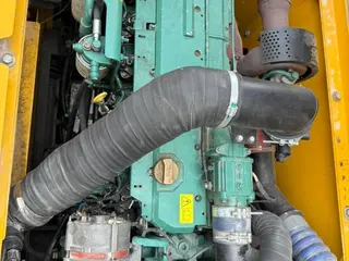 Volvo EC240BLC 2002 — leilão em Contagem/MG (foto 7)