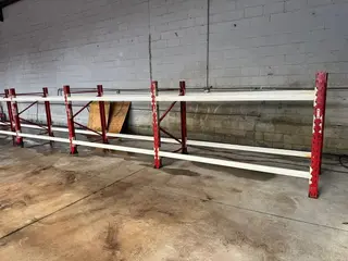 5 MÓDULOS DE PRATELEIRAS REFORÇADA DISTRIBUÍDAS EM 6 MONTANTES COM APROXIMADO 1,50 MTS E 20 LONGARINAS COM 2,30 MTS PERFAZENDO APROXIMADAMENTE 12,00 MTS LINEAR (Ref.: MKR) — leilão em São Paulo (foto 5)