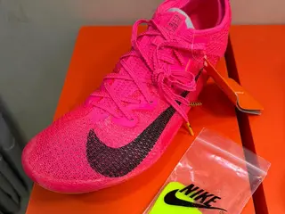 1 PAR DE TÊNIS UNISEX NIKE ZOOM SUPERFLY ELITE 2 NUMERAÇÃO 39 - CÓDIGO: LOTE 19 — leilão em Itupeva/SP