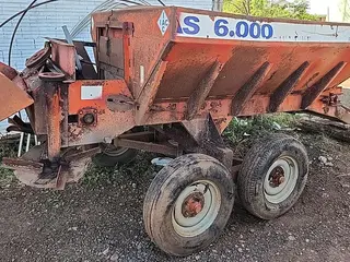 SUCATA DE DISTRIBUIDOR DE CALCÁRIO IAC — leilão em Santa Helena/SC (foto 3)