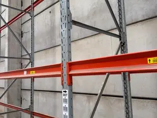 96 POSIÇÕES DE PORTA PALLETS COM 5,90 MTS DISTRIBUÍDO EM 13 MONTANTES COM 5,90 MTS DE ALTURA E 72 LONGARINAS COM 2,30 MTS, PERFAZENDO 12 MÓDULOS (Ref.: IDTB-EMBA) — leilão em São Paulo