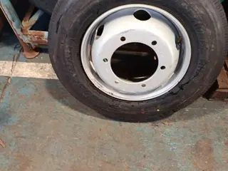 17 UNIDADES DE- PNEUS 215 RODA FERRO USADOS / MARCA: DIVERSOS TIPO II. (Ref.: DR393) — leilão em São Bernardo do Campo (foto 4)