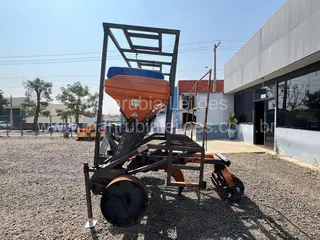 Cultivador de Cana 1 Linha Com 2 Adubadeira DMB Usado — leilão em Saltinho/SP (foto 3)
