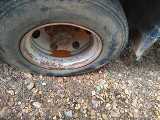 CAMINHÃO CESTO AÉREO FORD F4000 4X4, 2011/2011, Placa FINAL 7 (SP), — leilão em São Pedro/SP (foto 11)