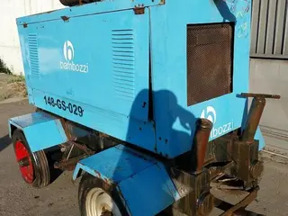 GERADOR DE SOLDA BAMBOZZI , MOTOR DIESEL, GERADOR TN8B/63 SOB CARRETA (Ref.: LL12- 21636) — leilão em São Paulo (foto 12)