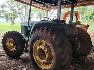 TRATOR DE PNEUS JOHN DEERE SLC-5700 ANO: 2006 — leilão em Santa Helena/SC (foto 11)
