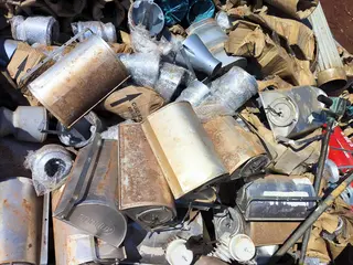 SUCATA DE DIVERSAS LUMINÁRIAS URBANAS — leilão em Engenheiro Beltrão (foto 3)