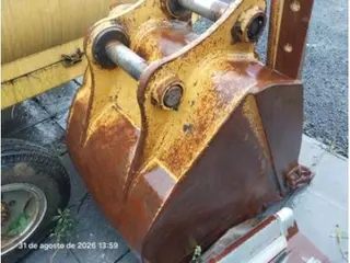 Concha Para Retroescavadeira Modelo Desconhecido — leilão em Pomerode/SC