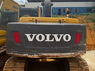 Escavadeira Volvo EC140BLC - 2013 — leilão em Muriaé/MG (foto 7)