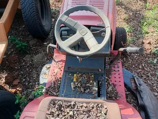 TRATOR CORTADOR DE GRAMA YARD MACHINES MTD (Ref.: DT) — leilão em Londrina/PR (foto 9)